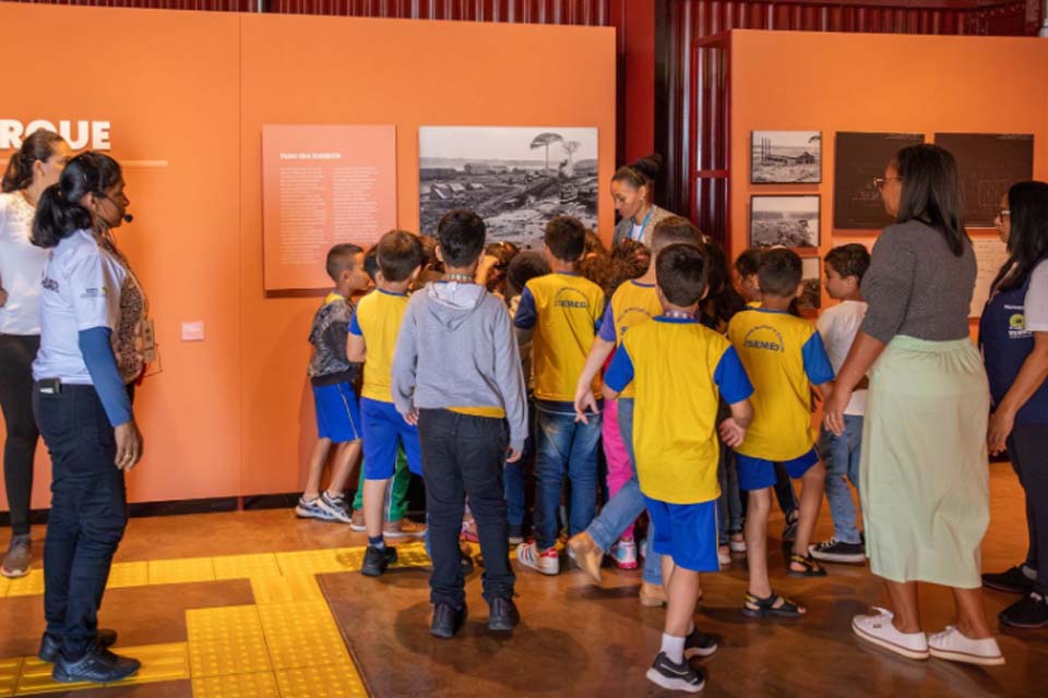 Museu da Estrada de Ferro recebe estudantes do ensino fundamental de Porto Velho