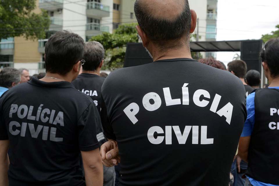 Brasil tinha 544 mil policiais militares, civis e bombeiros em 2020