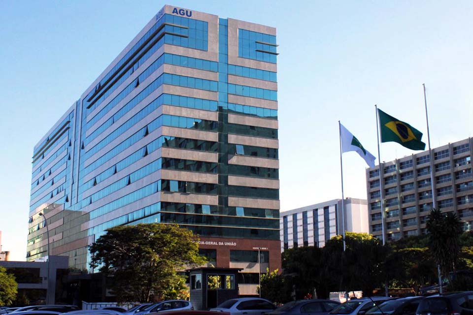 AGU cobra R$ 100 milhões de financiadores de atos golpistas