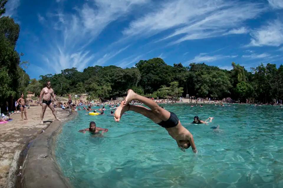 Piscina de água mineral reabre a público de Brasília nesta terça-feira