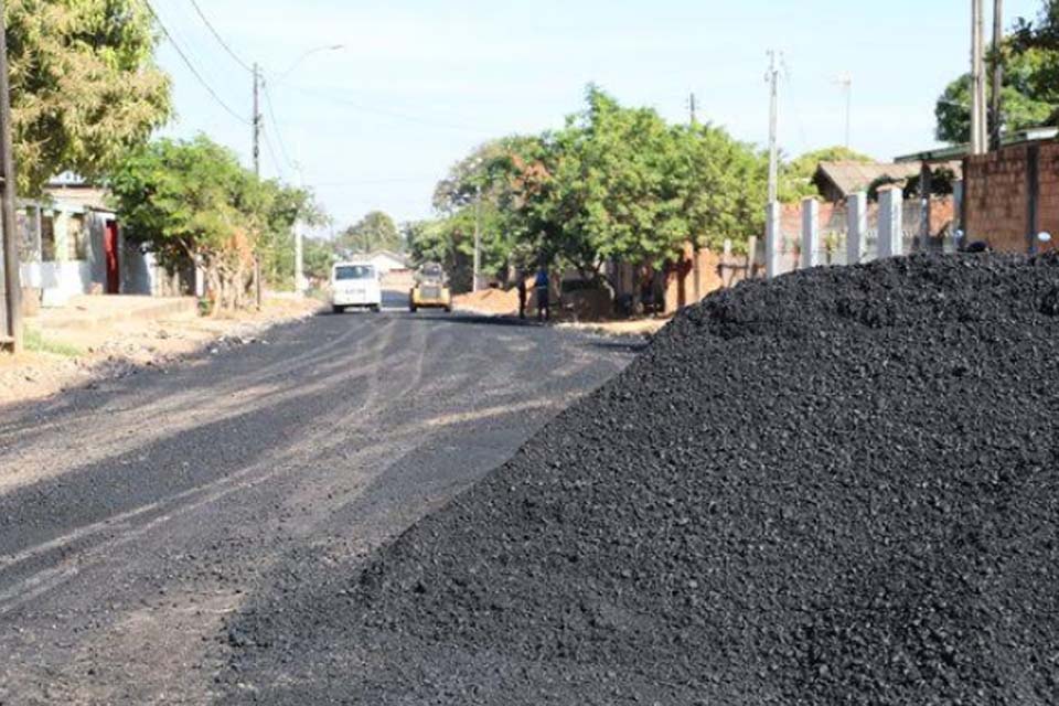 Semosp de Ji-Paraná segue com o serviço de aplicação da Capa asfáltica