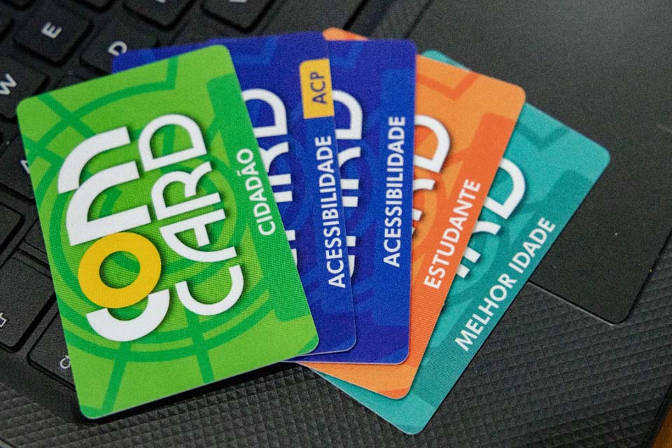 Usuários do transporte coletivo podem emitir primeira via do ComCard a qualquer momento