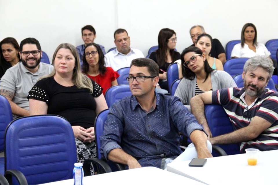 Prefeitura realiza encontro com médicos do Cone Sul para desafogar Hospital Regional