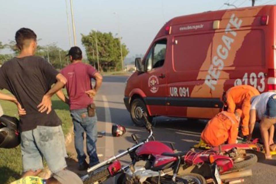 Colisão entre motos deixa feridos na Avenida JK em Jaru