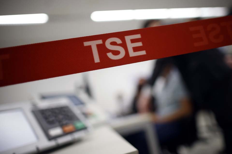 TSE aprova teste de integridade com biometria em urnas eletrônicas