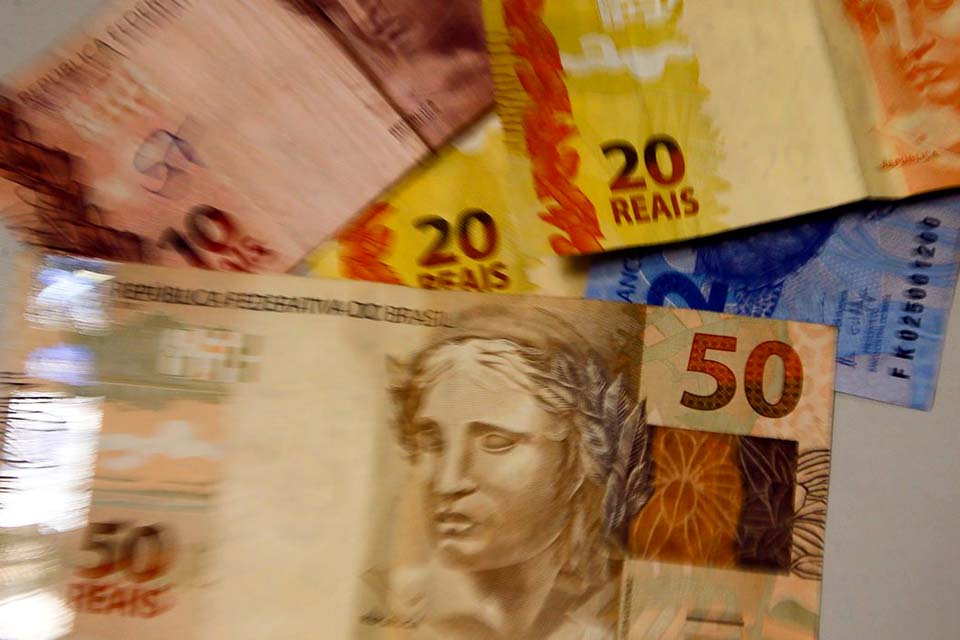 Brasileiros acreditam que inflação ficará em 4,7% em 12 meses