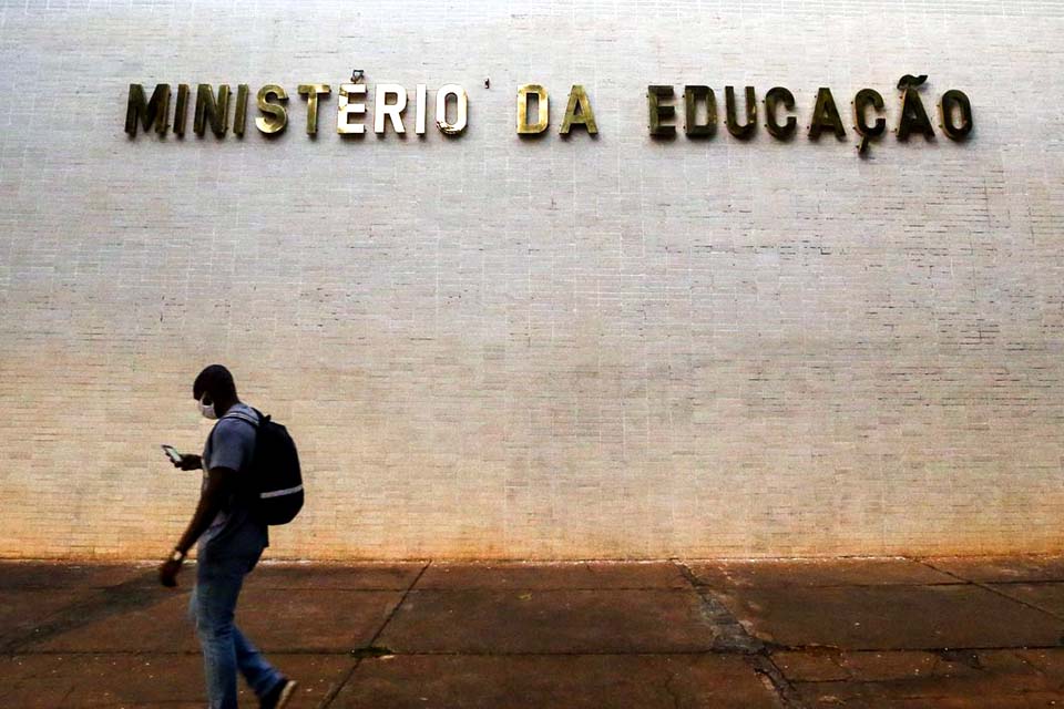 Ministério da Educação revoga portaria sobre a abertura de cursos de medicina