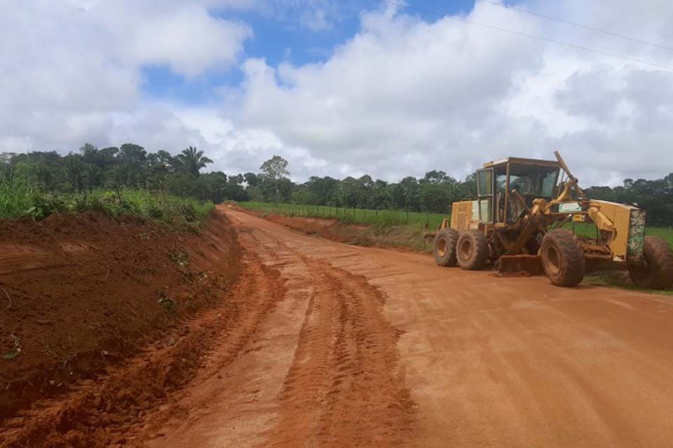 Força-tarefa do DER é realizada para manutenção no Travessão Ribeirinho em Campo Novo