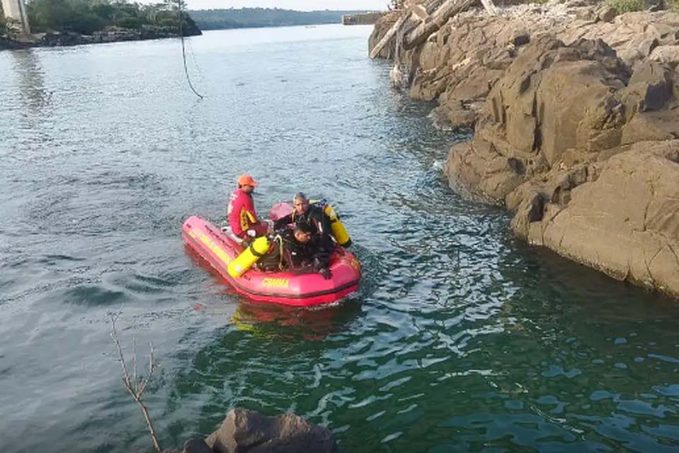 Marinha retoma busca por vítimas de queda de ponte entre MA e TO