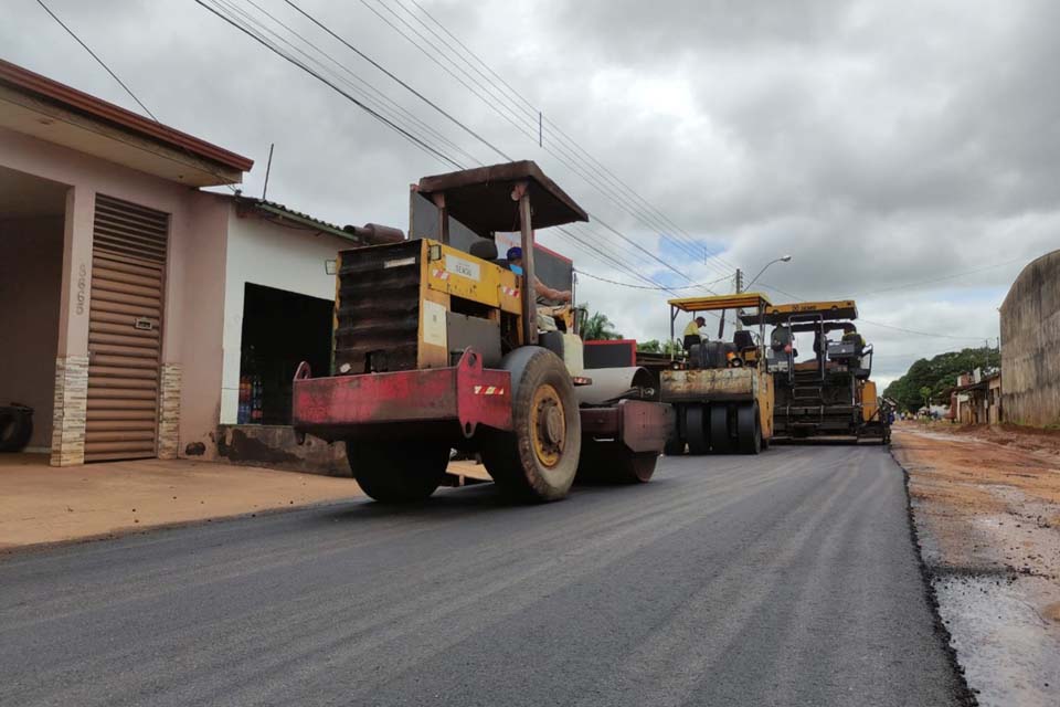 Em Porto Velho, Recapeamento na rua Vila Mariana segue em andamento