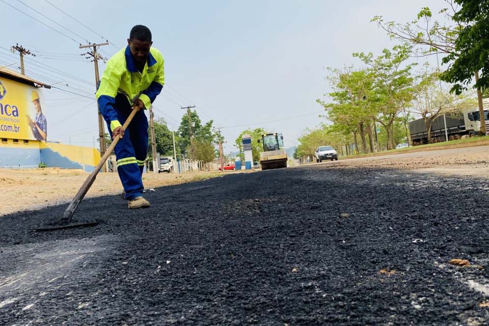 Secretaria de Infraestrutura e Serviços Públicos realiza operação Tapa-Buracos Avenida JK