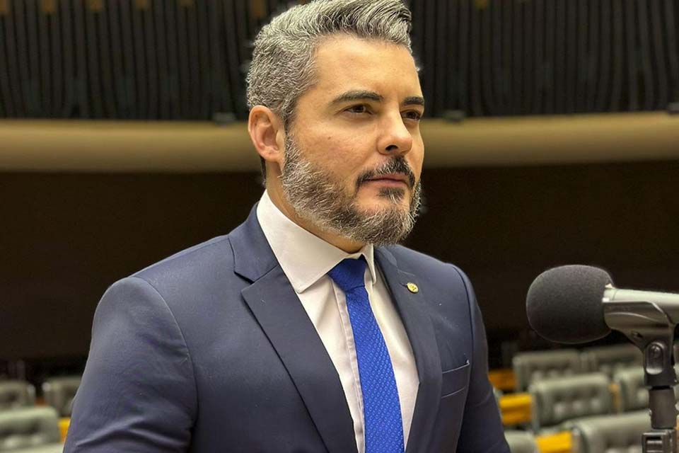 Deputado Federal Thiago Flores declara voto contrário ao corte de recursos para o Sesc e Senac