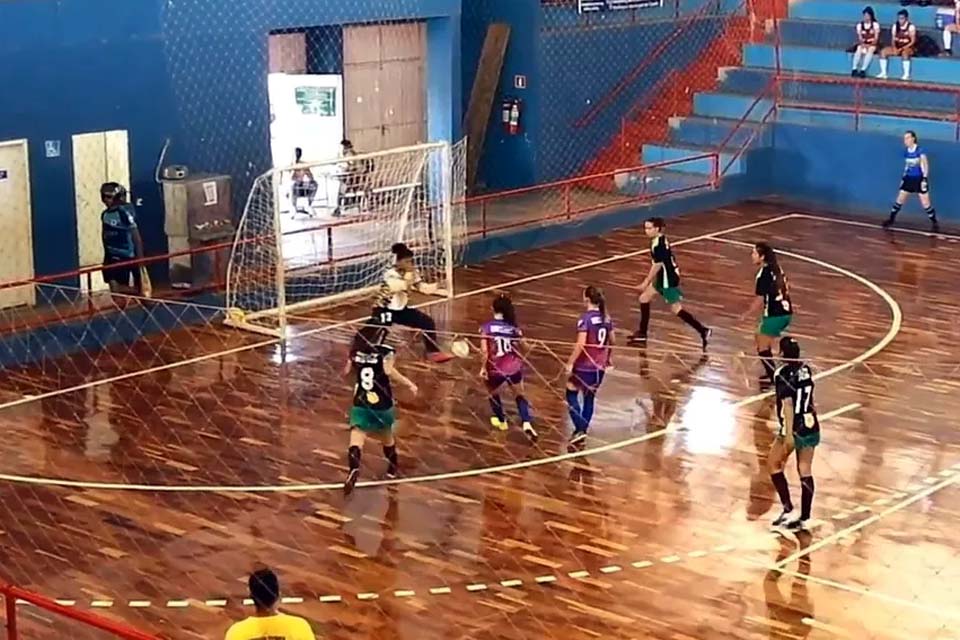 Com premiação de R$ 5 mil para o campeão, disputas de futsal feminino acontecem em Ariquemes