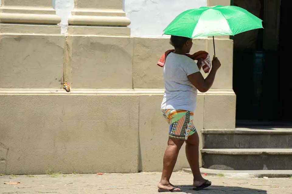 Onda de calor atinge grande parte do país nesta terça-feira