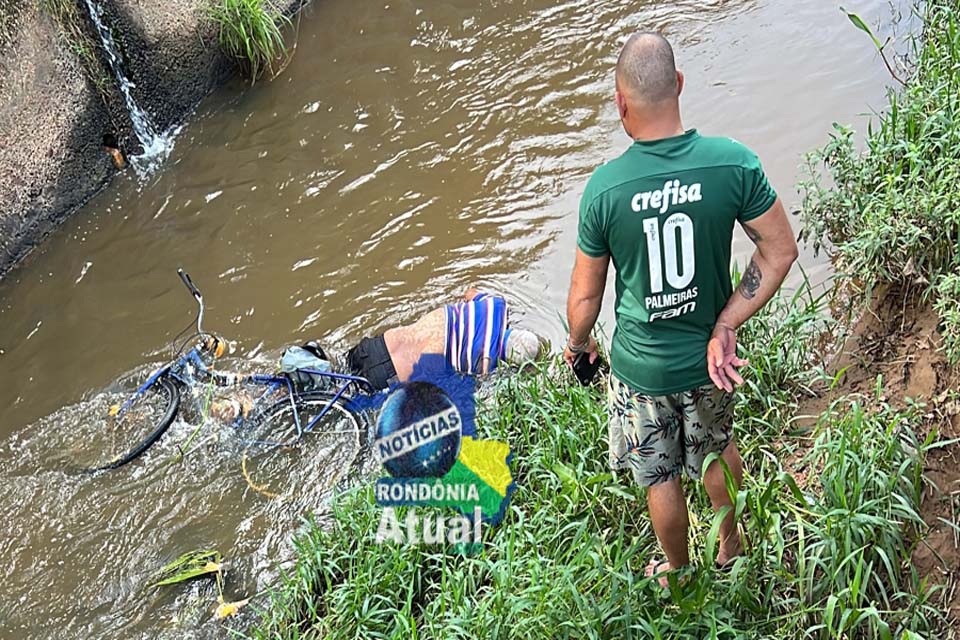 Idoso de 66 anos morre ao cair com bicicleta dentro de um córrego