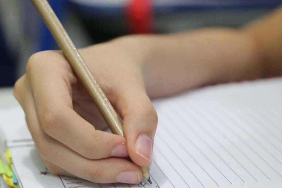 Descontos em mensalidades escolares são discutidos em audiência preliminar