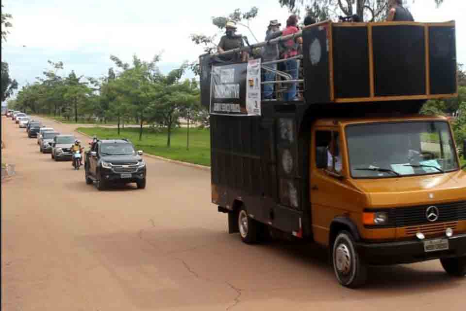 Carreata em Porto Velho protesta contra Reforma Administrativa, pede em defesa do Serviço Público e por vacina já