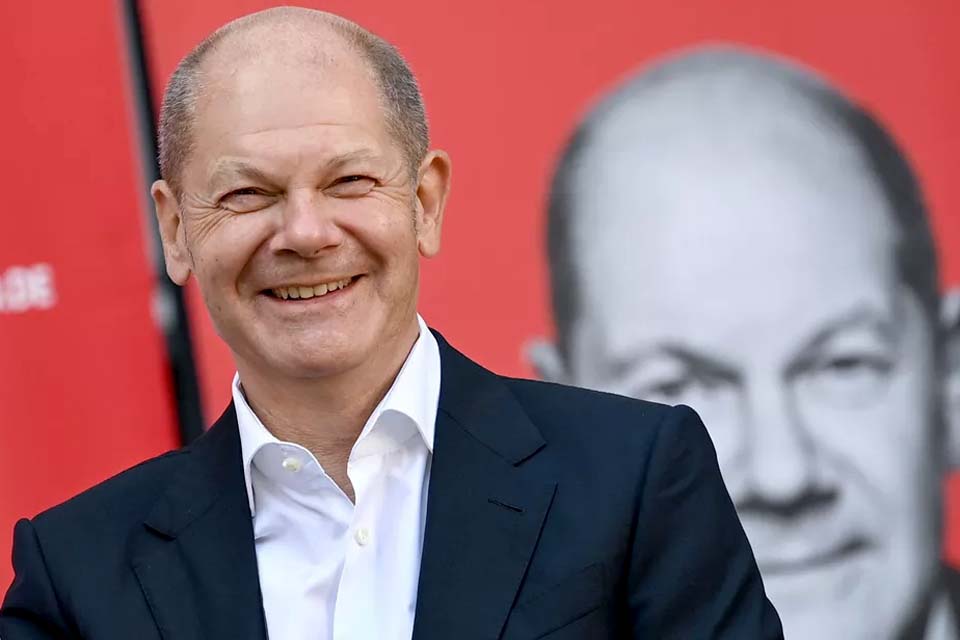 Olaf Scholz é eleito chanceler pelo Parlamento alemão