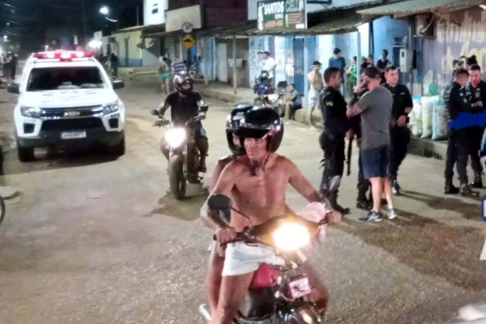 Mototaxista é atingido durante troca de tiros entre policial penal e bandidos