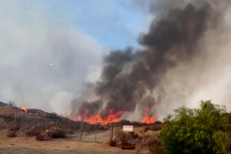 Califórnia atravessa onda de calor; temperatura pode chegar a 46ºC e causa incêndios