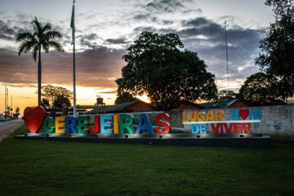 Construção de praça no município de Cerejeiras é executada com ações do projeto “Governo na Cidade”