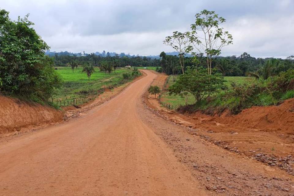 Concluídos serviços e melhorias na RO-205 que liga Machadinho do Oeste ao Mato Grosso