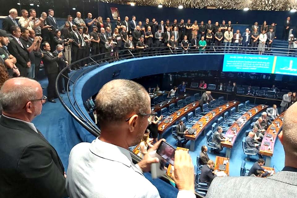 Em Brasília, deputado Anderson participa de sessão solene que promulgou criação da Polícia Penal