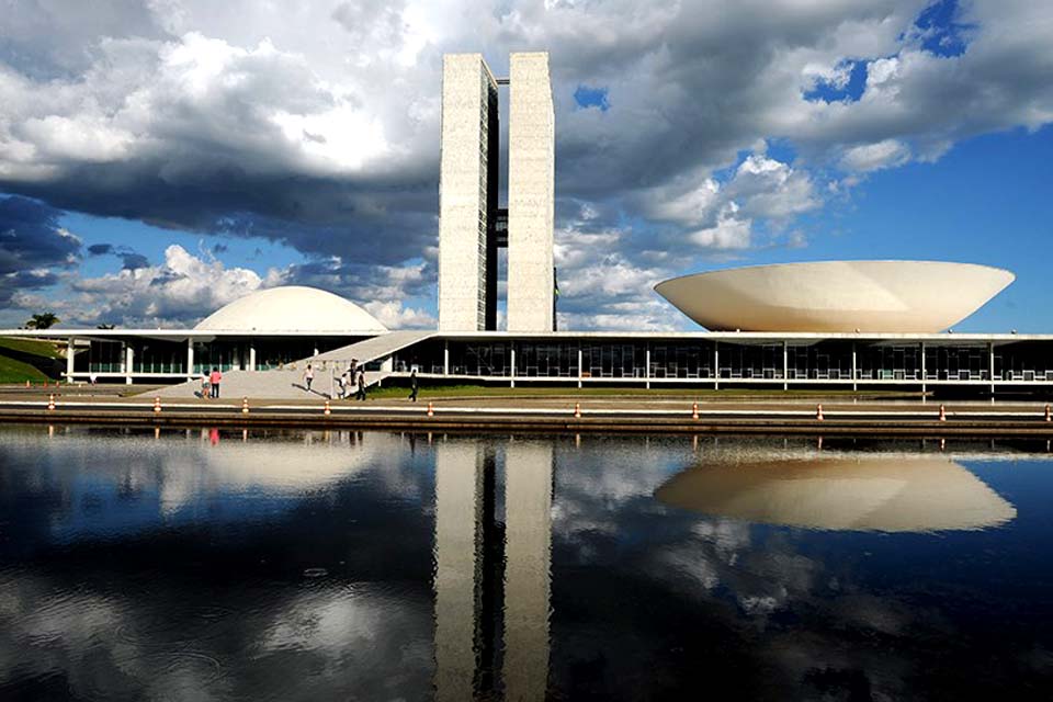 Senado vota hoje proibição de inscrever consumidor em cadastros negativos durante calamidades 