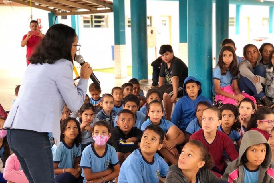 Saae chama atenção para a importância da Coleta Seletiva através de palestras nas escolas