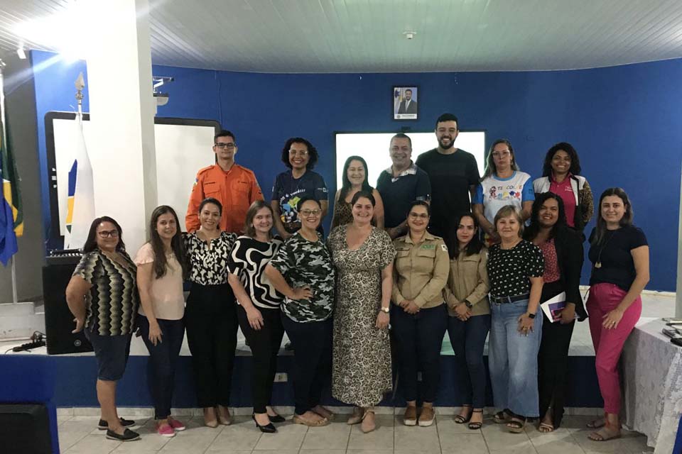 Semed realiza reunião para definir programação do desfile cívico