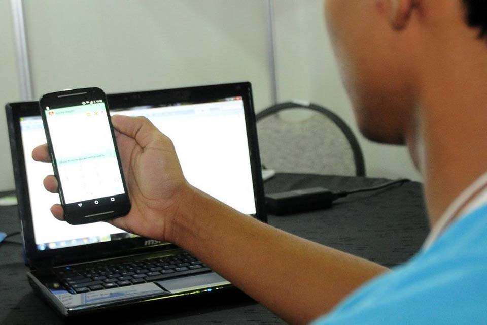 Senado aprova proposta que torna inclusão digital direito fundamental