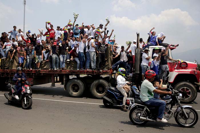 Fechamento de fronteira com a Venezuela paralisa comércio em Pacaraima