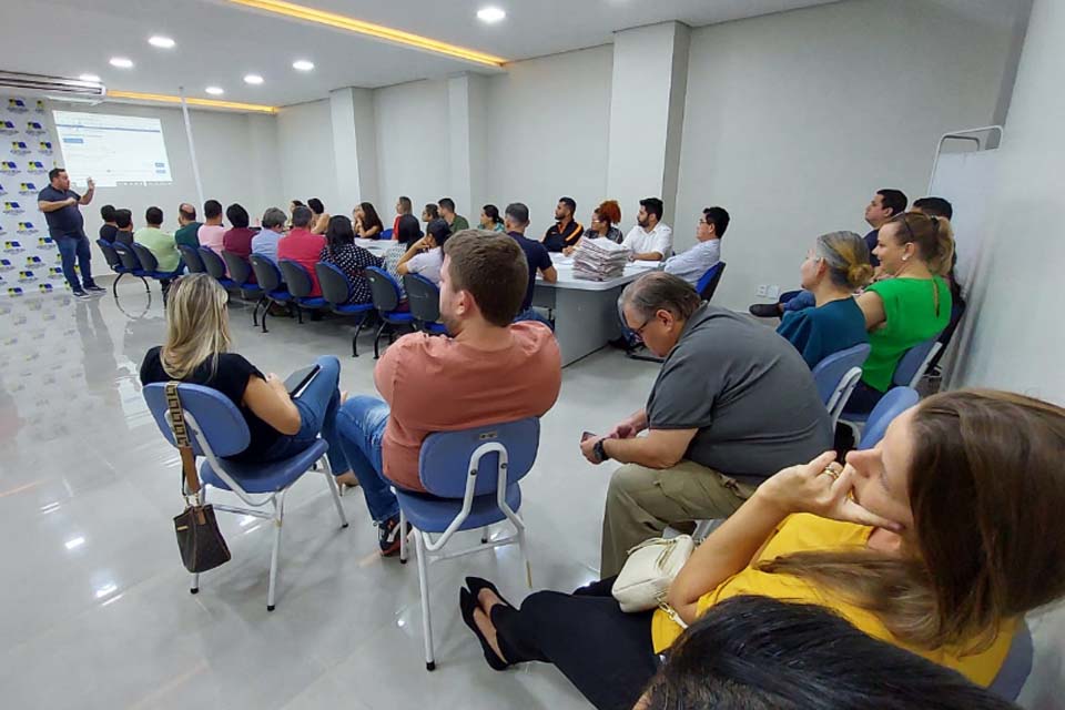 Dentistas da rede municipal são capacitados para melhorar o sistema de informação do paciente