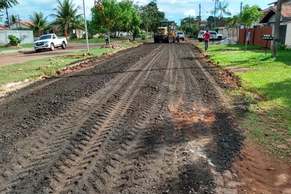 Prefeitura promove melhorias de infraestrutura urbana nas ruas entre os bairros BNH I e II