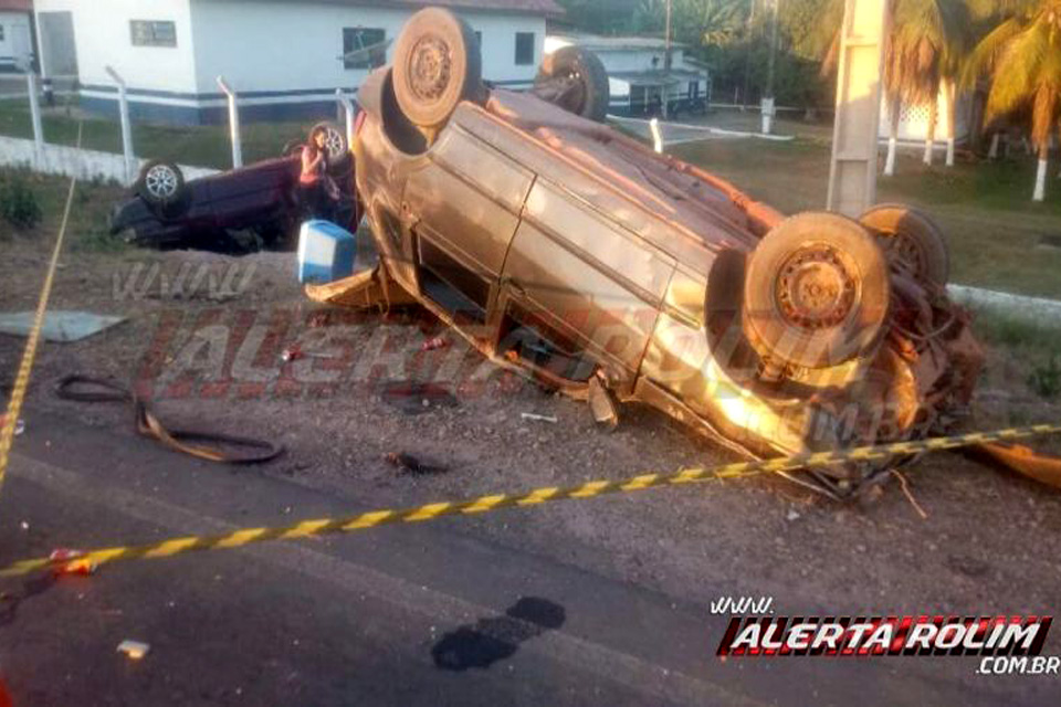  Dois veículos capotam após colisão frontal na RO-383 em Santa Luzia 