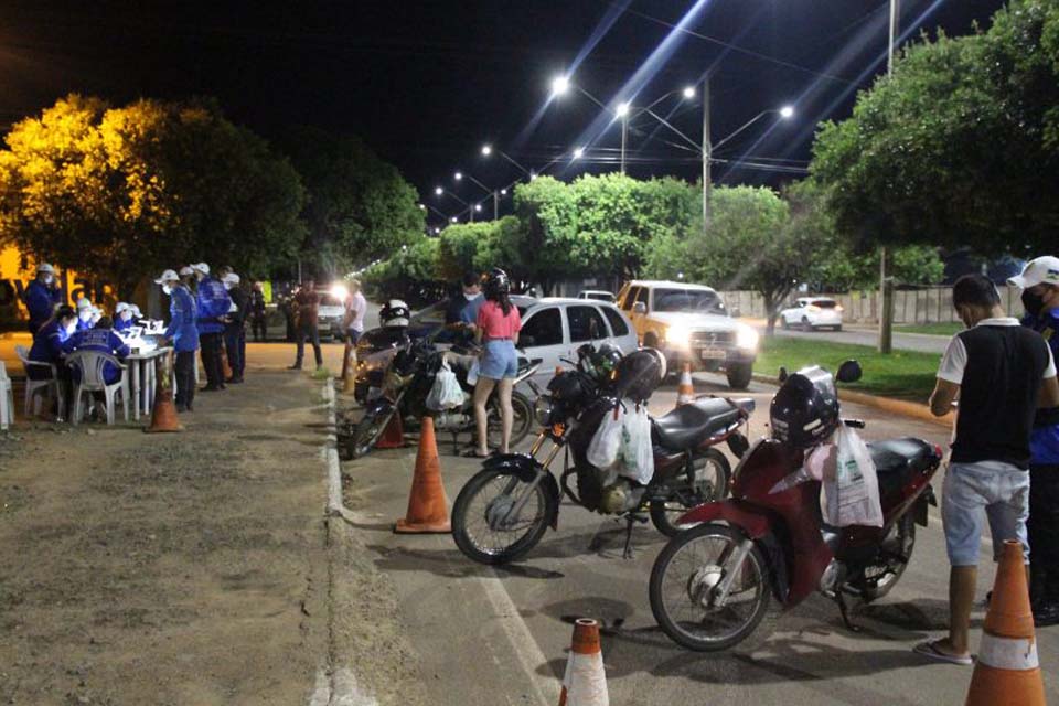 Detran e Polícia Militar promovem fiscalização ostensiva de trânsito