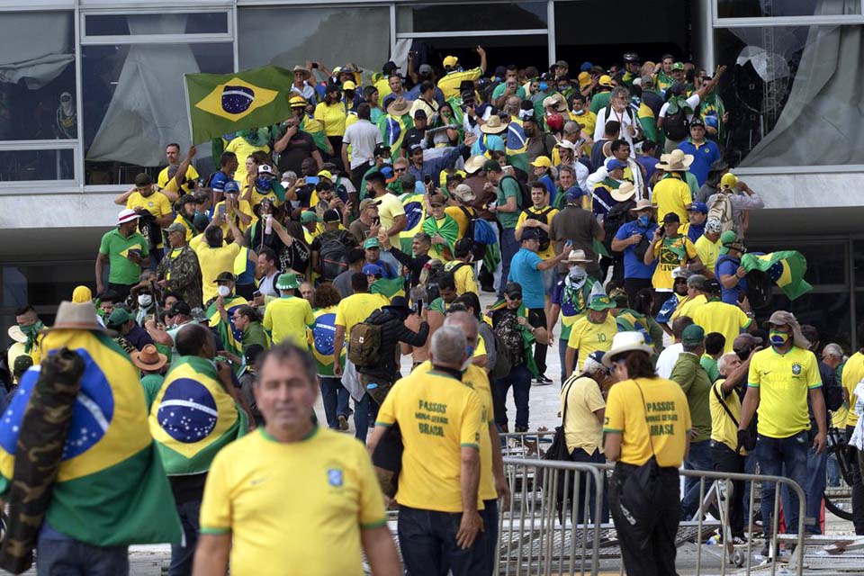 PGR reforça pedido de condenação de 30 investigados pelo 8 de janeiro