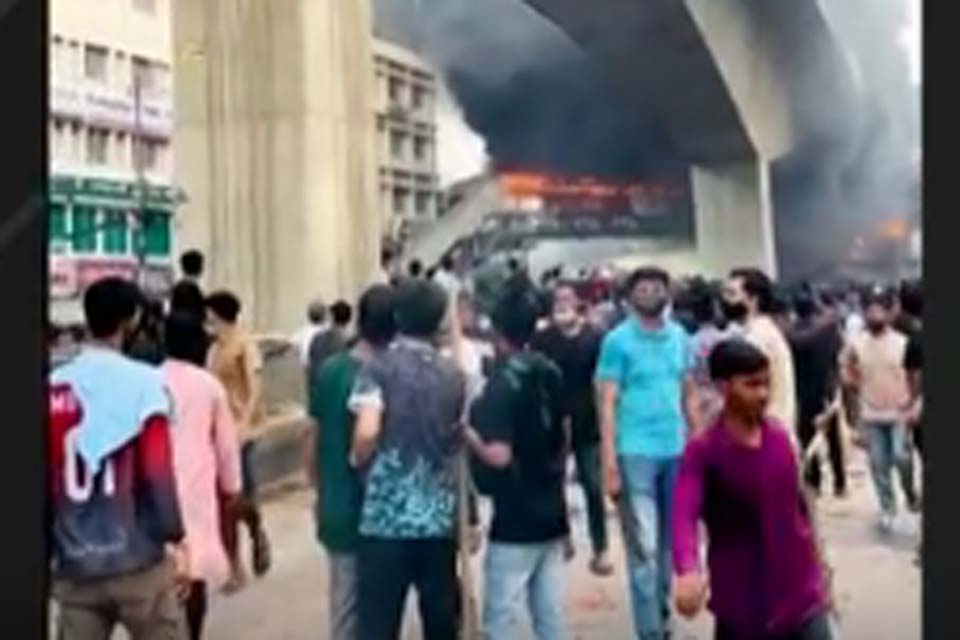 Onda de violência em Bangladesh: protestos de estudantes deixam ao menos 19 mortos e causam destruição