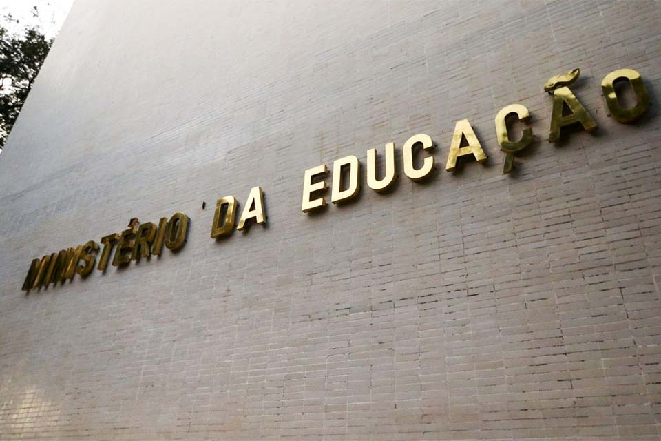 MEC autoriza escolas a usarem verbas do PDDE para aulas presenciais