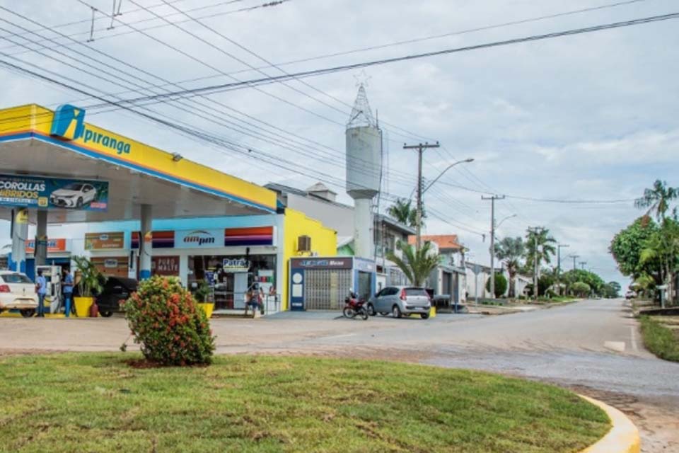 Rotatória é construída na Avenida Mato Grosso, via que liga três grandes bairros da cidade