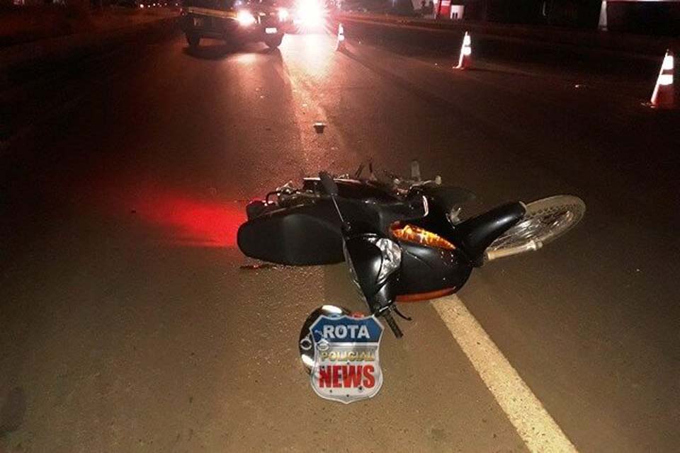 Acidente entre motocicletas na BR-364 deixou duas pessoas em estado grave