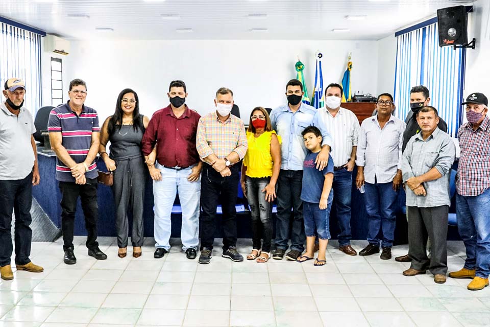 Deputado Lucio Mosquini se reúne com vereadores para discutir demandas do município de Teixeirópolis