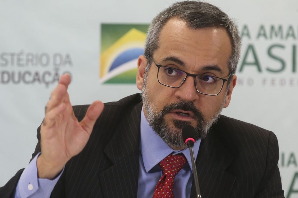 Abraham Weintraub anuncia saída do Ministério da Educação 