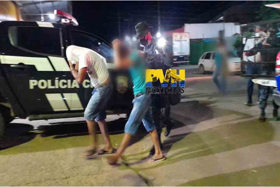 Suspeitos são presos com arma roubada durante operação em Porto Velho