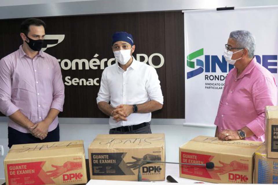 Governo de Rondônia recebe 12 mil unidades de luvas para auxiliar no combate à pandemia