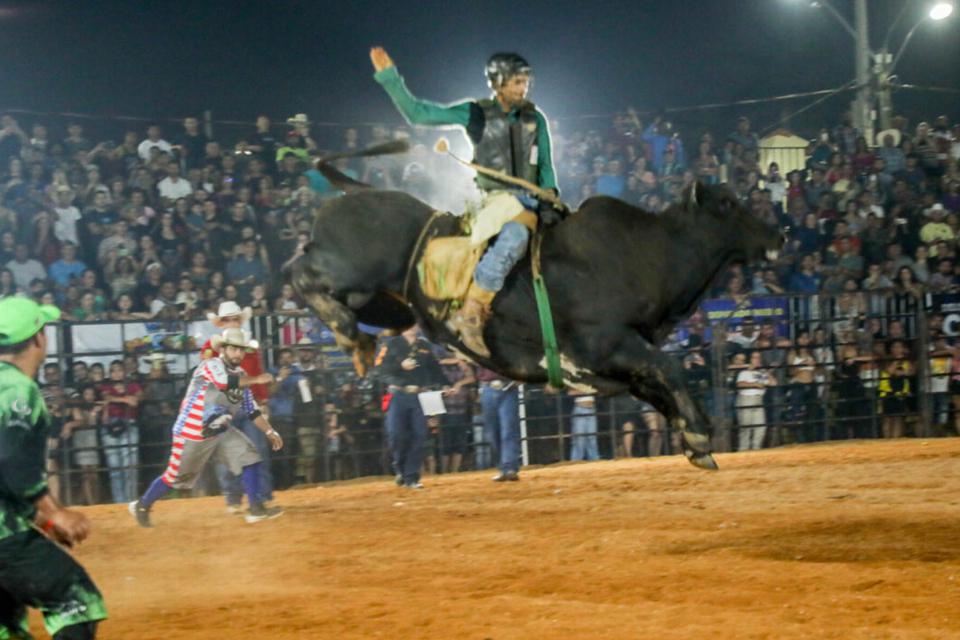 Exposição de animais e rodeio marcam a terceira noite da 12ª Expovel em Porto Velho