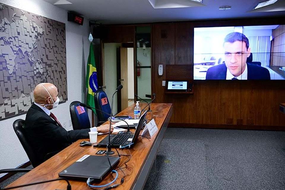 Senador Confúcio Moura questiona secretário especial de Fazenda sobre reformas