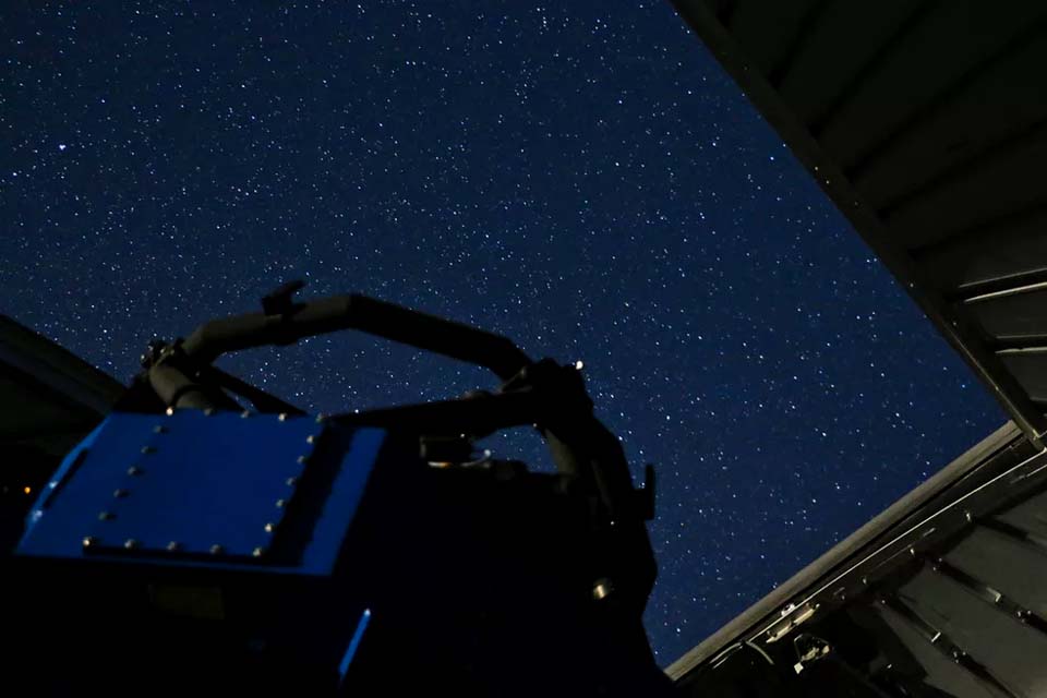 Estrela rara e mais velha que o sol é descoberta por telescópio catarinense 