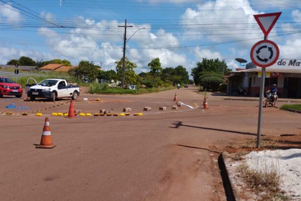 Boa Vista com Jamari ganha rotatória para garantir segurança no trânsito em Rolim de Moura