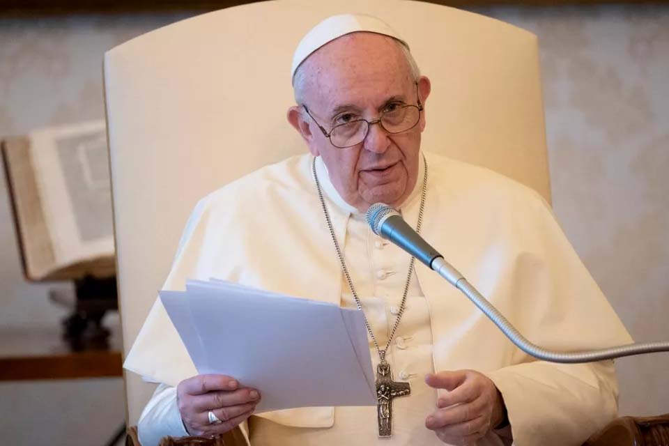 Papa Francisco chama prazer sexual de 'simplesmente divino'